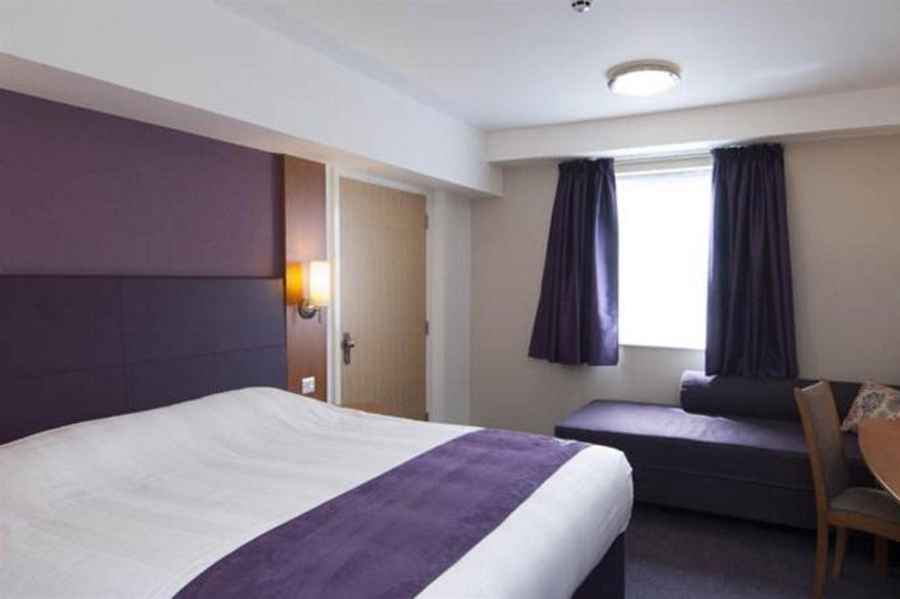 Premier Inn Liverpool Tarbock Extérieur photo
